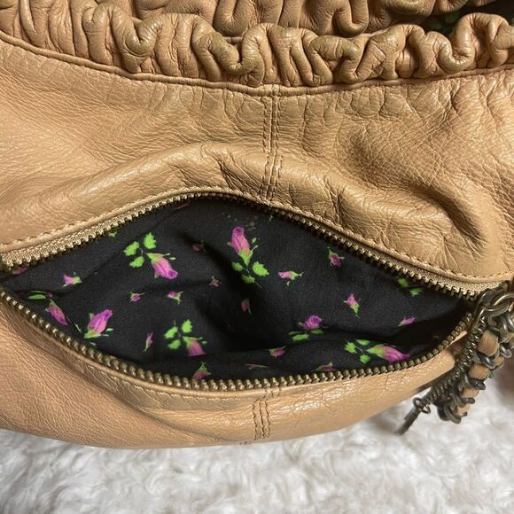 Betsey Johnson Vintage leather Tan Hobo large Shoulder Chain,& horseshoe accent - Picture 9 of 16